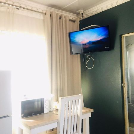 Mavi Guest House 东伦敦 外观 照片